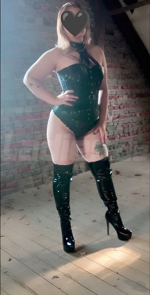 Lady Carolina - auch Massage Service.