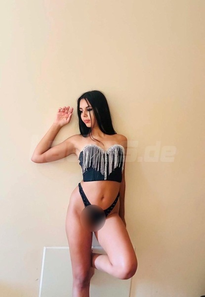 Girls (18+) Sisi - 24 H
