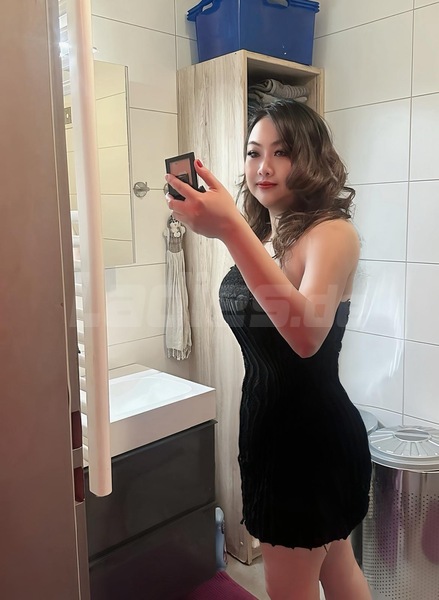Yuna halb Thai/Korea